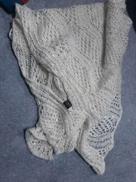 echarpe blanche avec paillettes