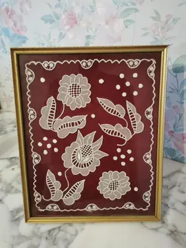 Cadre à poser avec déco broderies