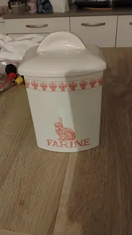 Pot à farine