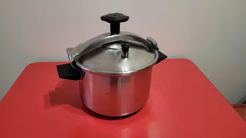 Cocotte en inox sans le panier