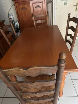 Table en bois massif + 4 chaises