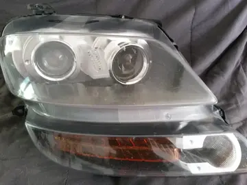 phare avant droit Ulysse