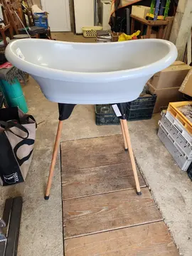 baignoire bébé sur pieds