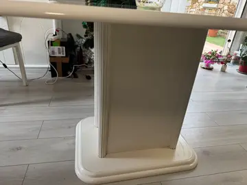 table blanche 6 personnes ronde excellente qualité bois résistant