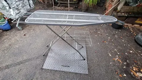 Table à repasser pliable