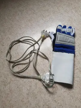 Gant et câble d'escrime