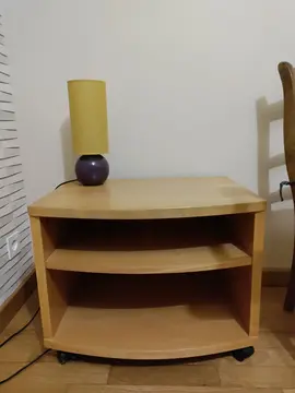 Petit meuble sur roulettes