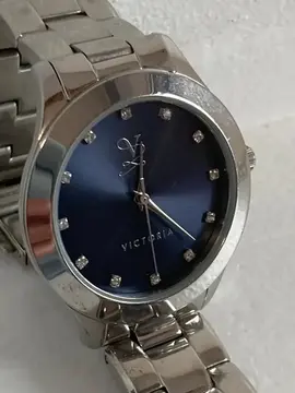 Montre femme Victoria acier inoxydable résistante à l’eau