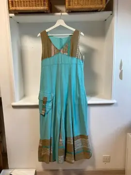 Très longue robe turquoise