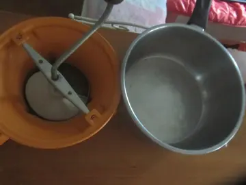 presse purée et casserole