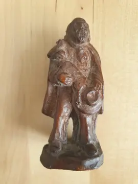 Statuette