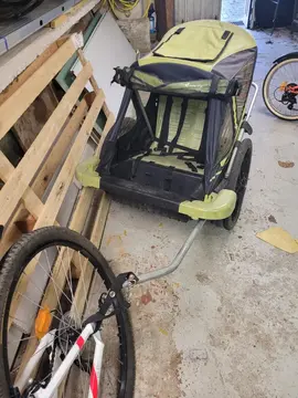 poussette à vélo peut encore servir