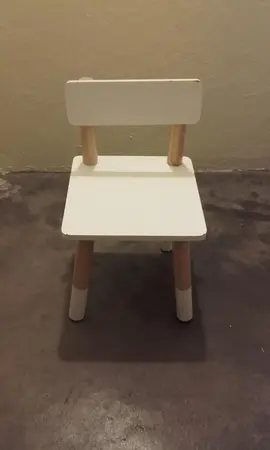 petite chaise enfant à réparer