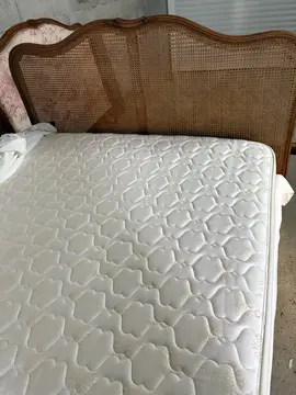 lit avec cadre en 150