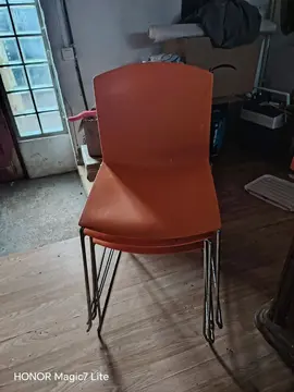 6 chaise 1er arrivé 1er servi