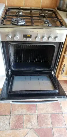 Cuisinière gaz Ariston