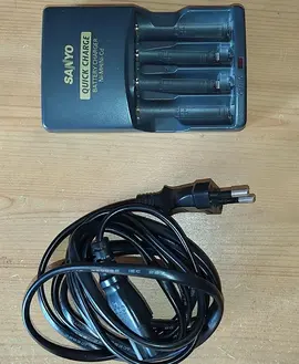 chargeur d'accu NiMH et NiCD : format AA et AAA