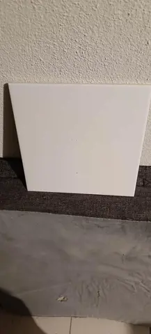 carreaux de carrelage 20x20 blanc et blanc cassé