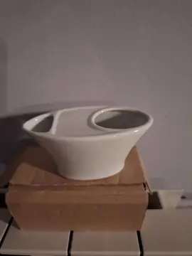 petite saucière 5cm sur 10cm