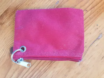 Petite pochette de tissu avec anneau