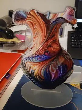 faux vase monte sur socle