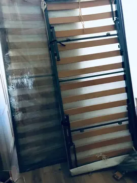 2 sommier de 80, l'un pouvant glisser sous l'autre