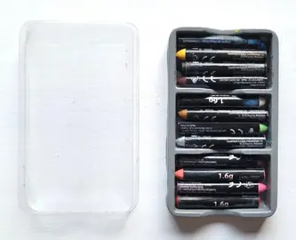 crayon maquillage visage