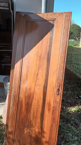 Porte en bois massif