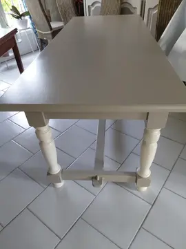 table en chêne repeinte