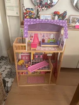 maison de poupée en bois