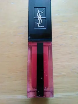 rouge pur couture vernis à lèvre yves saint laurent