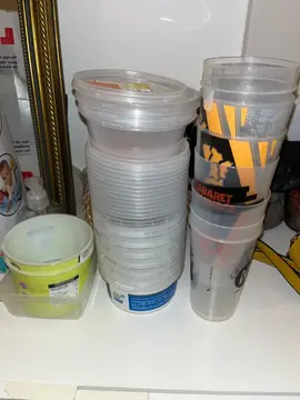 boîtes en plastique