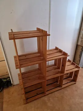 Etagères en bois / casiers