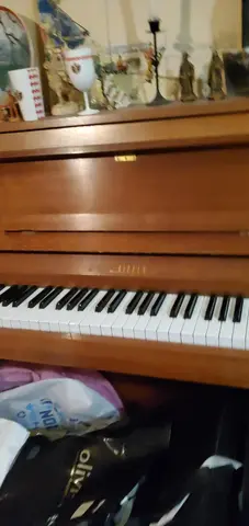 Piano droit marque Rippen