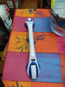 Barre d'appui pour la douche avec système de fixation par ventouses.