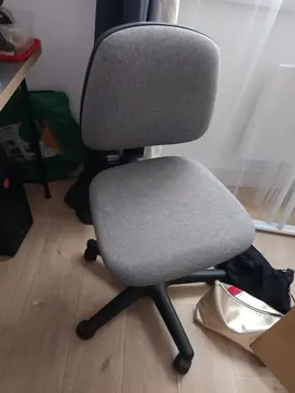 chaise de bureau (mais verrin a revoir )