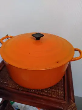 Cocotte fonte pour décoration