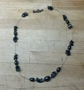 collier ras de cou fantaisie noir/gris