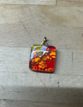 pendentif fantaisie multicolore