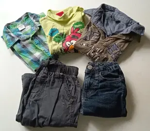 Lot de vêtements taille 4-5 ans marques diverses