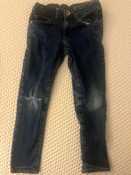 Jean enfant taille 5-6ans