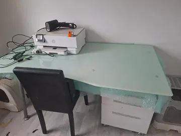 Donne bureau bon état