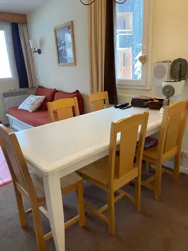 table bois 165x80 et 6 chaises