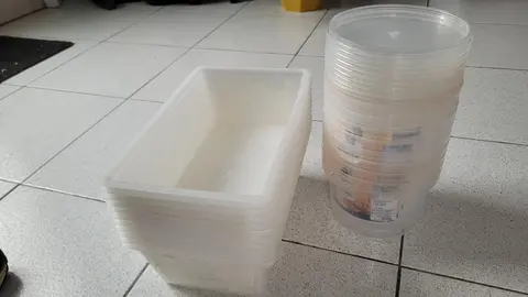 lot de boîtes plastique