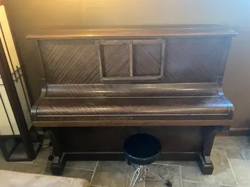 Donne Piano droit Elcké