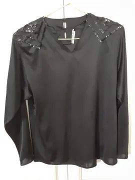 haut satin + paillettes / noir / taille 42