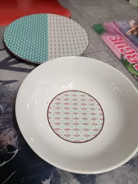 petite assiette et couoelke colorée