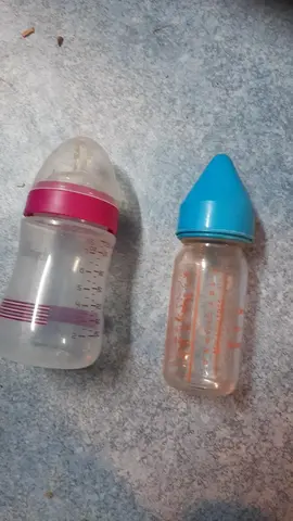 2 biberons