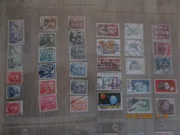 32 timbres oblitérés Espagne