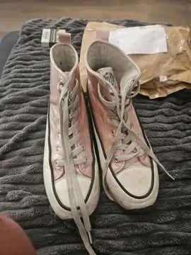 paire de basket style converse